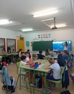 Nuestra SuperOrientadora formando a los mediadores.
