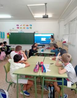 Nuestra SuperOrientadora formando a los mediadores.